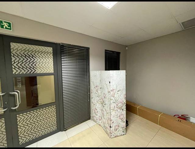 BUSINESS PROPERTY TO RENT IN MIDFIELD ESTATE